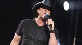 Trace Adkins singing