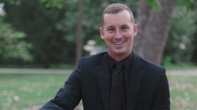 Western Illinois University alumnus Wes Anderson, a 2025 Master of Arts in Teaching graduate, returns to the stage as guest conductor for the Knox-Galesburg Symphony concert Saturday, Nov. 22, in Galesburg.