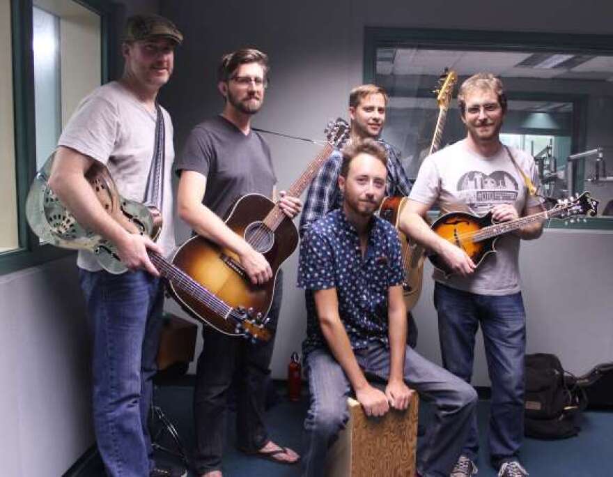 Beemo- (l-r) Sean Quinn, Dan Harshbarger, Tony Mickle, Matt Juliano. Seated: Justin Braun. Photo: Matthew Peddie, WMFE