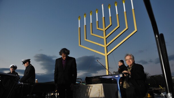 Violinist Itzhak Perlman is seen onstage before his performance at the annual national Hanukkah menorah lighting ceremony on the White House Ellipse on Dec. 1, 2010.