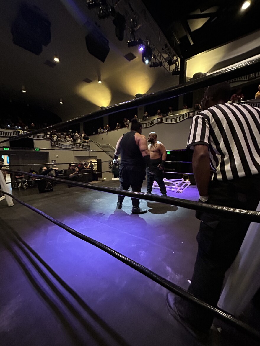 Journey Fatu and Juicy Finau standoff
