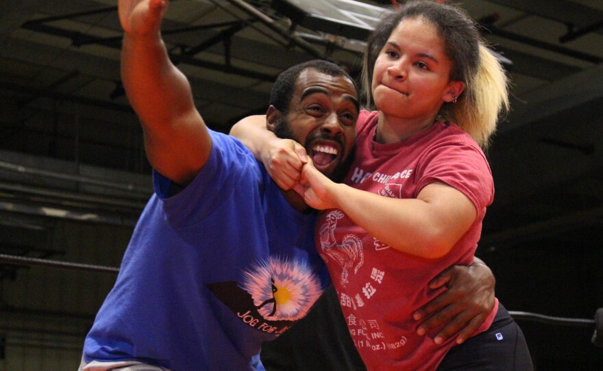 wrestlers_training_2.jpg