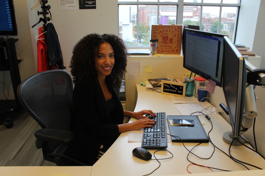 Sidney_Desk