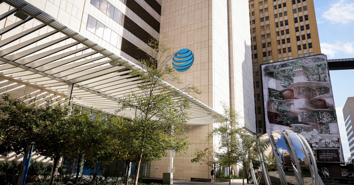 Future of AT&T in downtown Dallas uncertain after Plano headquarter ...
