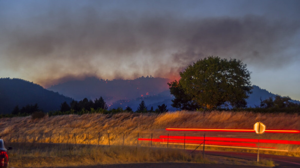 Firefighters making progress against wildfire near Big Sur