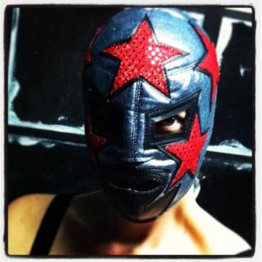 www.luchadoras.tumblr.com 