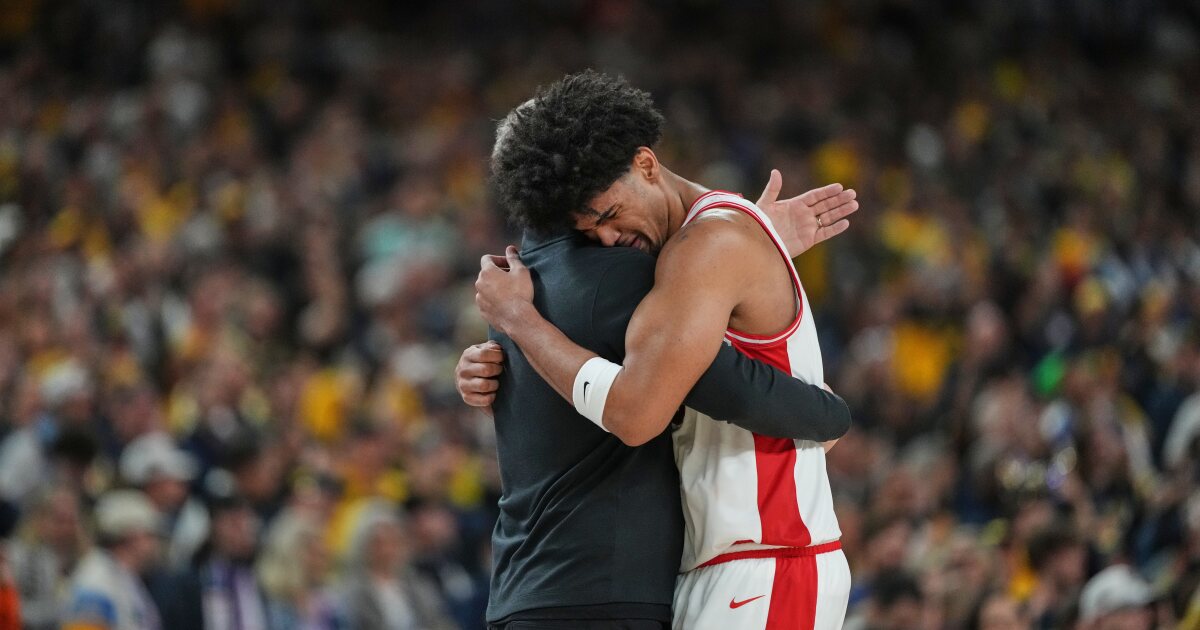 Michigan rolls to national title game with 91-73 win over Arizona