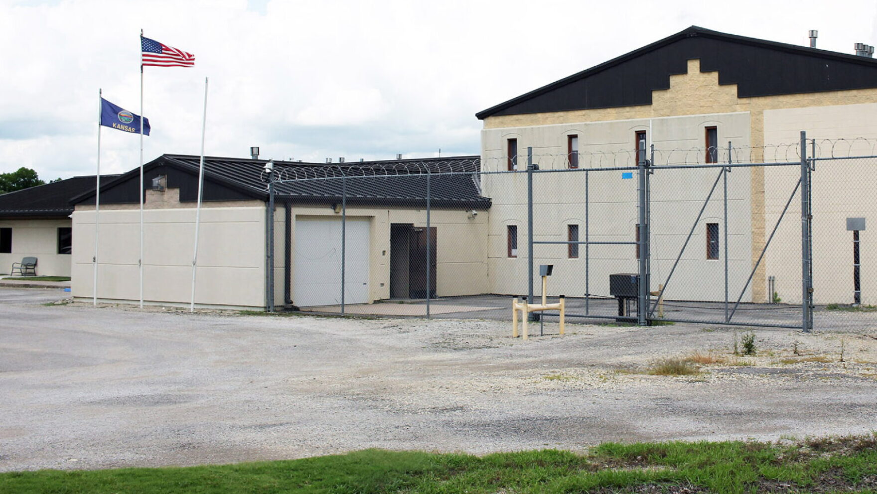 ICE detainees in Kansas jail complain of overcrowding and medical ...