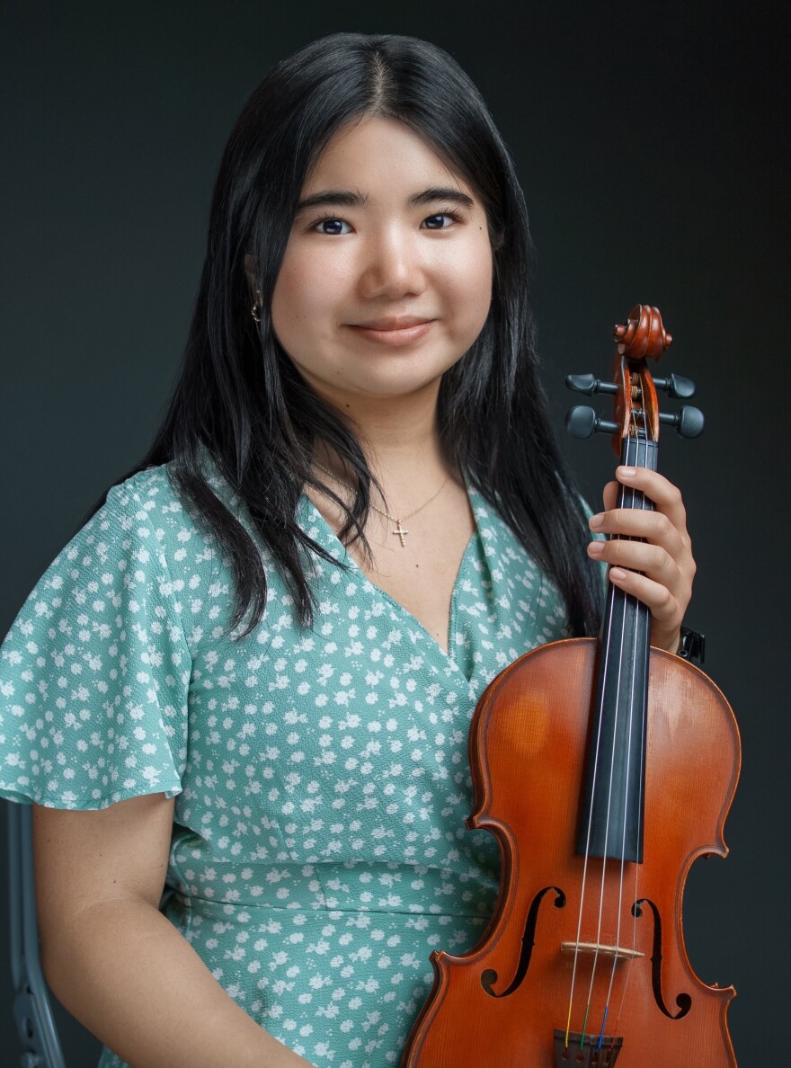 Violinist McKayla Hwang