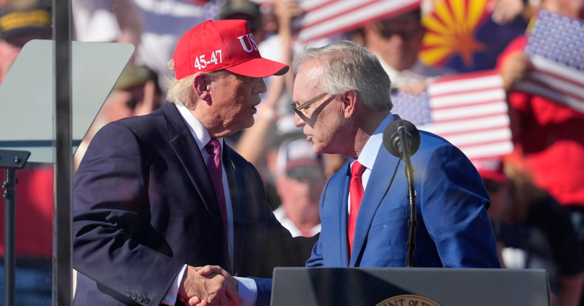Trump doesn't mention competitive congressional candidates in Arizona rally