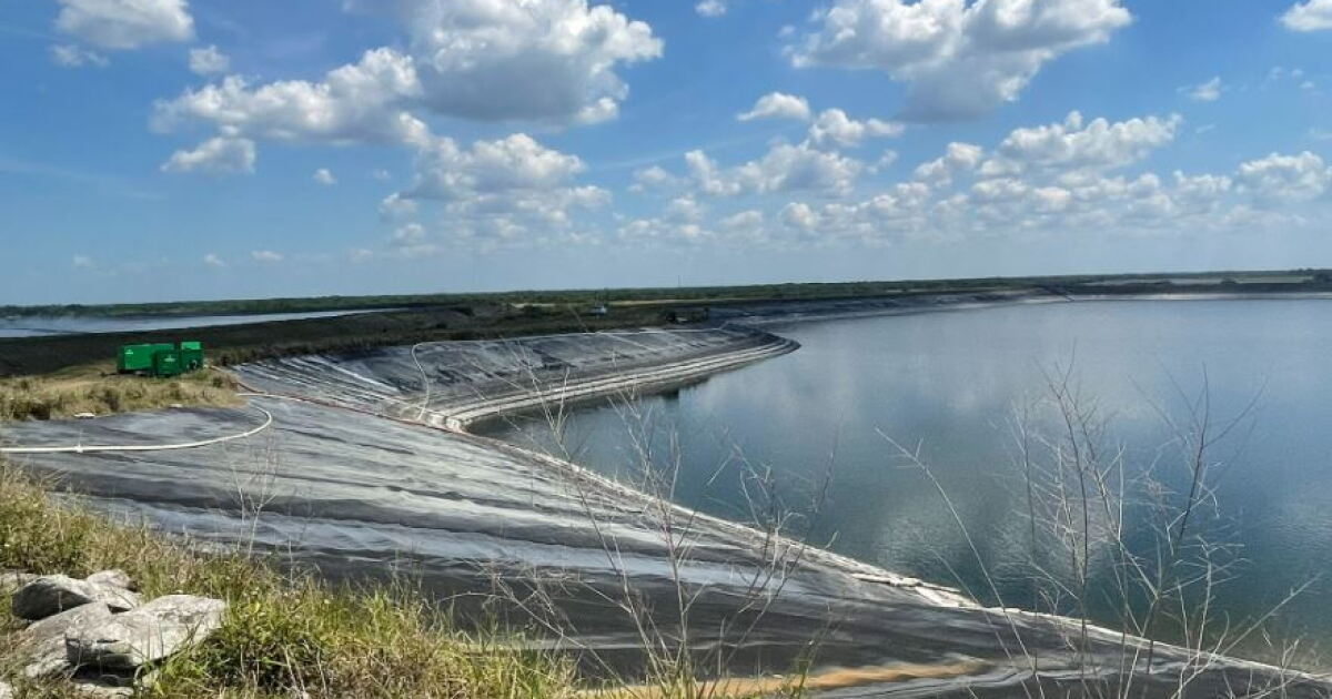 Coalition targets U.S. EPA over phosphate regulations | WGCU News | PBS ...