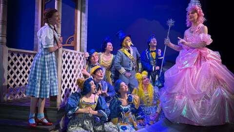 Cast of Circa '21 Dinner Playhouse's production of The Wizard of Oz.