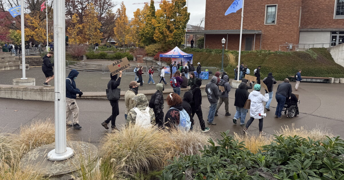 Protests and heavy police presence during Turning Point USA event at the University of Oregon