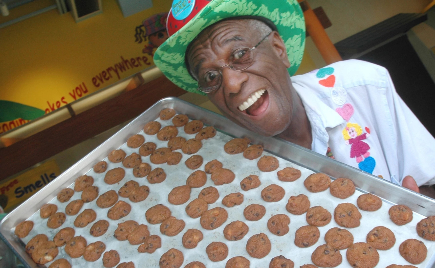Local event celebrates cookie king and literacy advocate Wally 'Famous ...