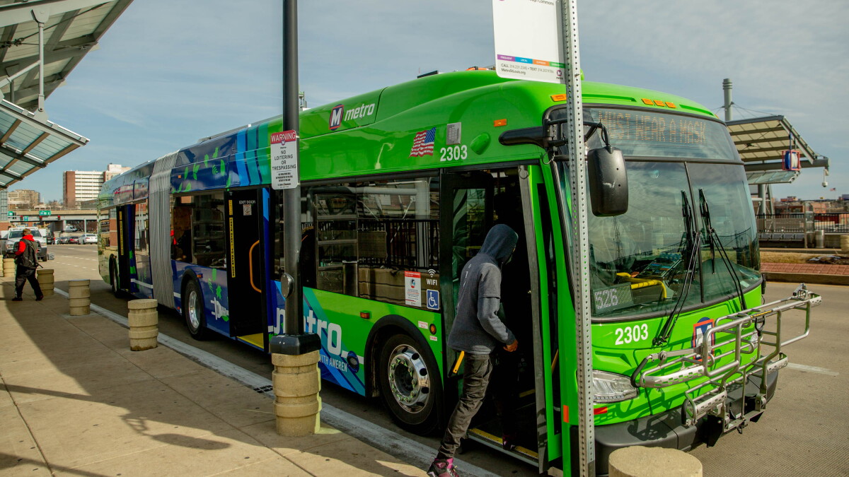 Metro seeks 200 mechanics and operators to restore bus service - Vimarsana News