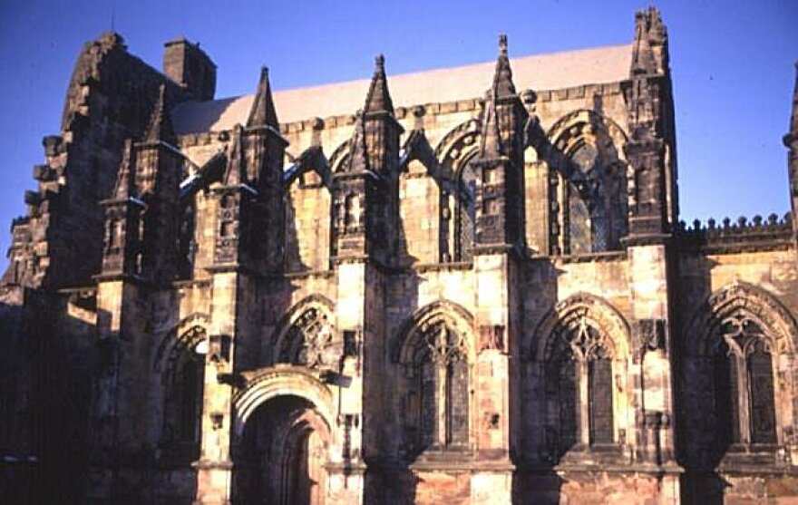 https://commons.wikimedia.org/wiki/File:Rosslyn_Chapel.jpg