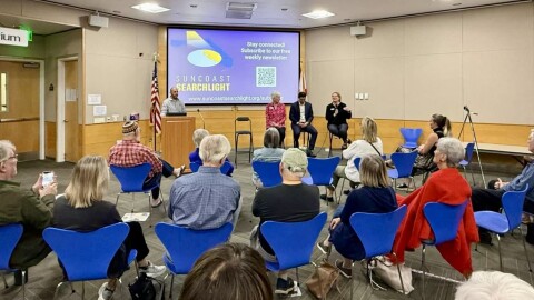 Dozens of Sarasota residents attend Suncoast Searchlight’s forum on navigating misinformation in the age of artificial intelligence at Selby Library.