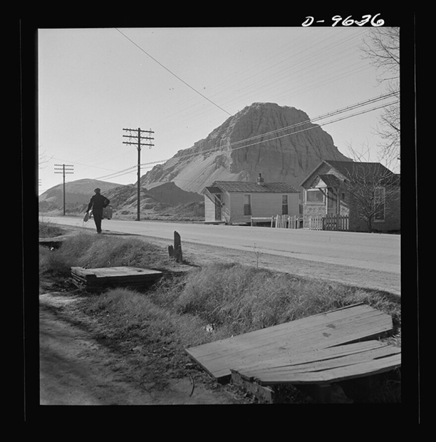picher-LOC8b08321v.jpg
