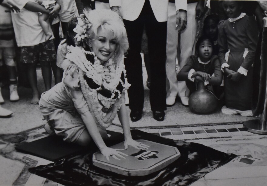 Dolly Parton Waikiki