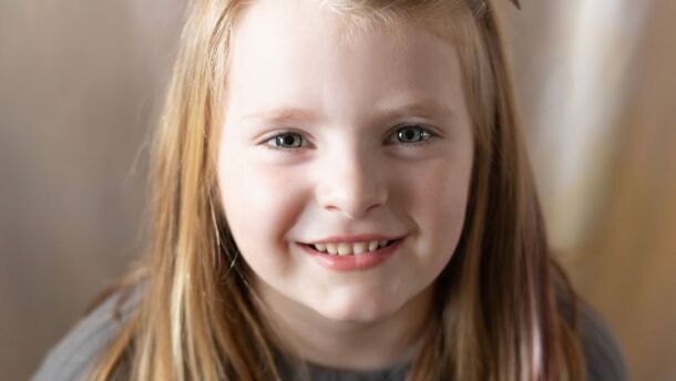 5-year-old Maybel Lowry has type 1 diabetes, and her family is raising funds for a diabetic alert dog.