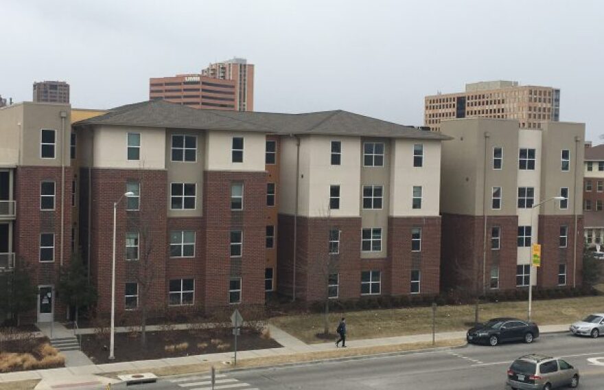 The University will tear down the Oak Place apartments, student housing once touted as luxury dorm life.