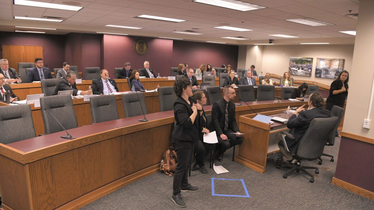 Over 20 states have set developmental standards for deaf kids. Will Missouri be next? - Vimarsana News
