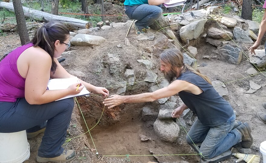 100918TB_FieldSchool.jpg