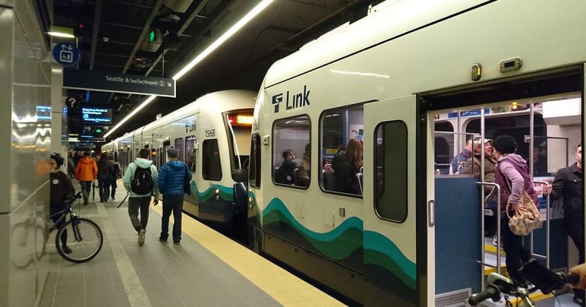 After performing perfectly through the World Cup, Seattle light rail comes to a grinding halt