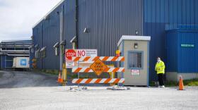 Despite UniSea's strict mitigation plans to protect against COVID-19, public health recommendations like mask-wearing and social distancing were tossed out the window during last week's evacuation. (Hope McKenney/KUCB)