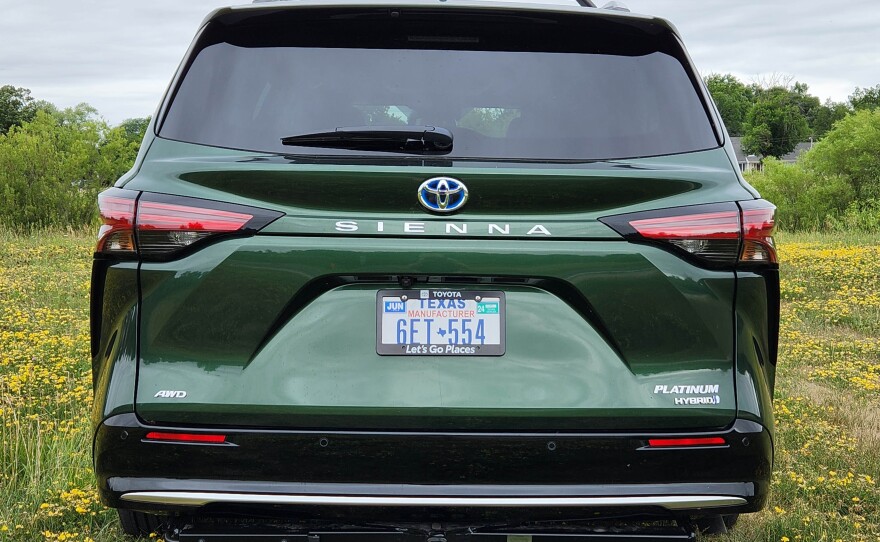 2023 Toyota Sienna Platinum AWD tail