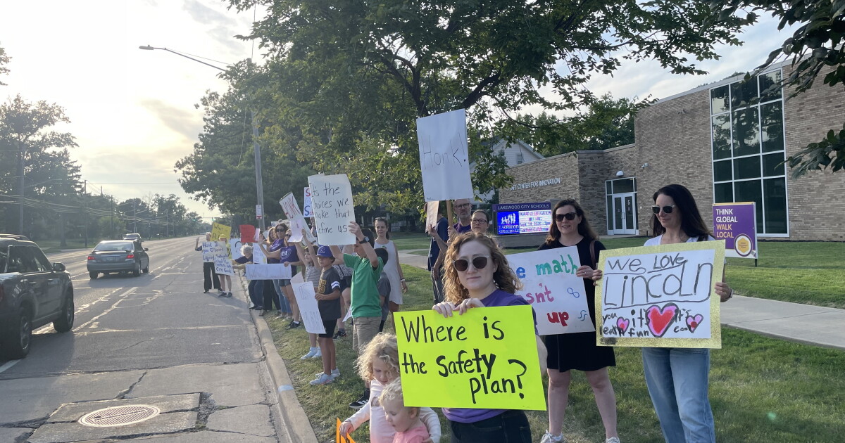 Lakewood school board votes to consolidate elementary schools, again