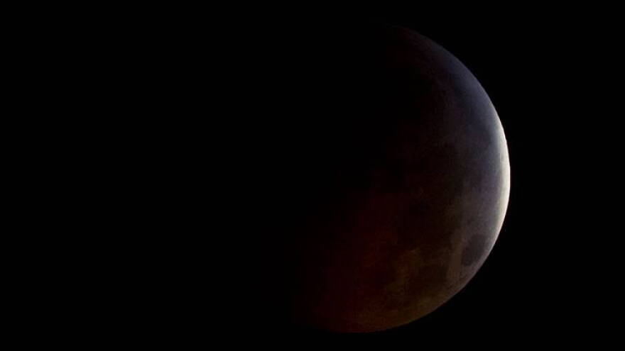 A total lunar eclipse will darken the skies over Indiana on Sept. 27.