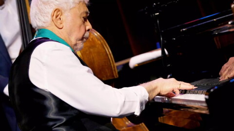 Monty Alexander playing at Dimitriou's Jazz Alley.