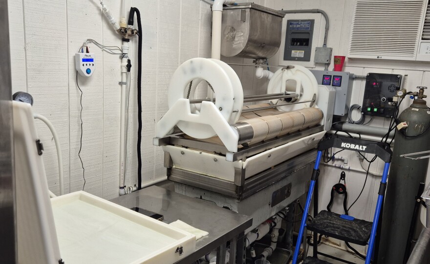 The complex equipment to harvest, filter and press the spirulina.