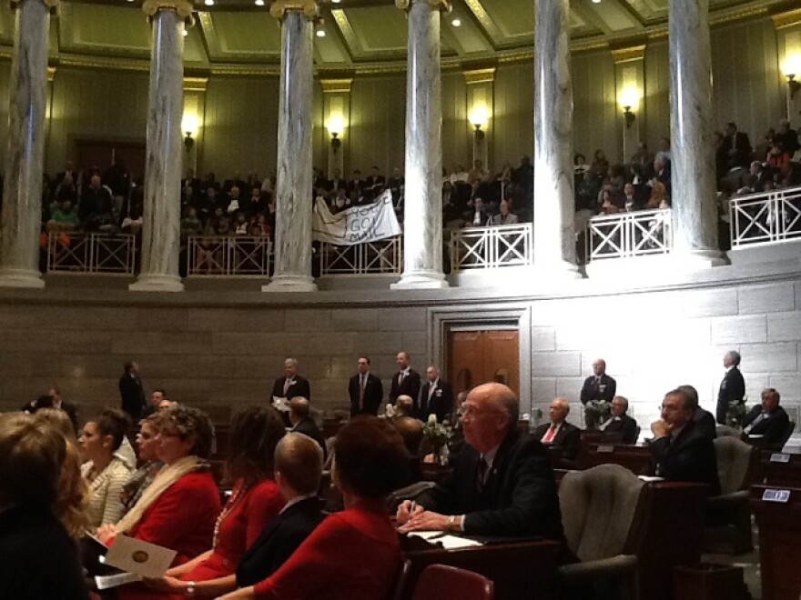 Protesters disrupt opening day of Missouri legislature 2015