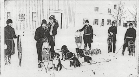 George E. Bernier and other sled-dog mailmen in Michigan’s Upper Peninsula in the 1870s. (courtesy: Jeff Annatoyn)