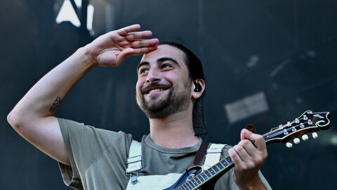 Noah Kahan posing for a photograph