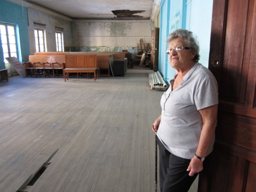 Dora Schmidt, 87, stands in the old temple restaurant on Justo Sierra street, where Motele and Etel Shlejter served their legendary food. Schmidt's wedding was catered by the Shlejters some 65 years ago.