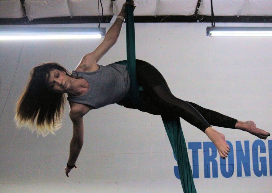 Fit to Fly silk aerialist Eden Sanner