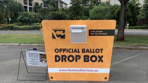 A ballot drop box at Kailua District Park on Oʻahu on Nov. 8, 2022.