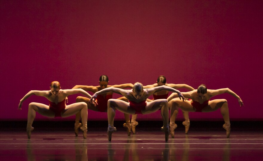 Members of The Kansas City Ballet perform Edwaard Liang's "Wunderland."