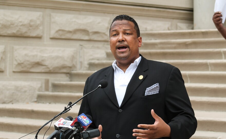 Rep. Earl Harris (D-East Chicago)