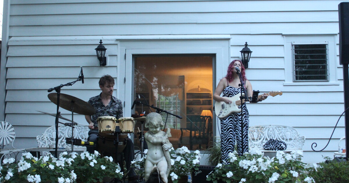 Food Truck & Music in the Garden
