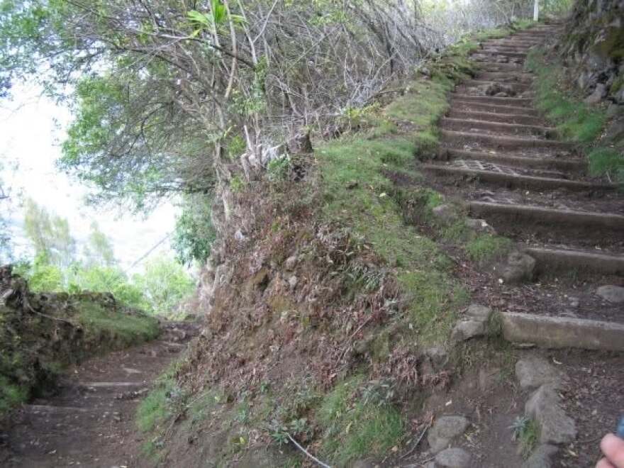 The rigorous hike to Kalaupapa traverses 26 switchbacks and a 1700-foot elevation change that spans three miles each way.