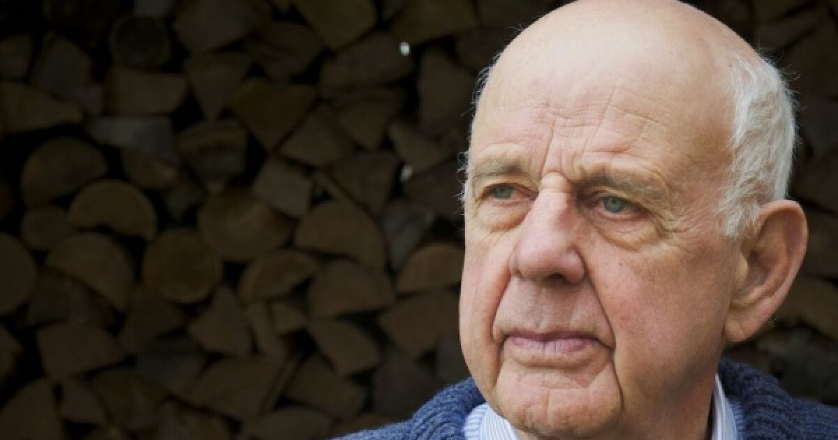 Wendell Berry, Acclaimed Agrarian Writer and Activist, Dies at 92