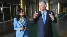 Kristen Welker, oderator of NBC's "Meet the Press", and Cuba President Miguel Díaz-Canel speak in Havana.