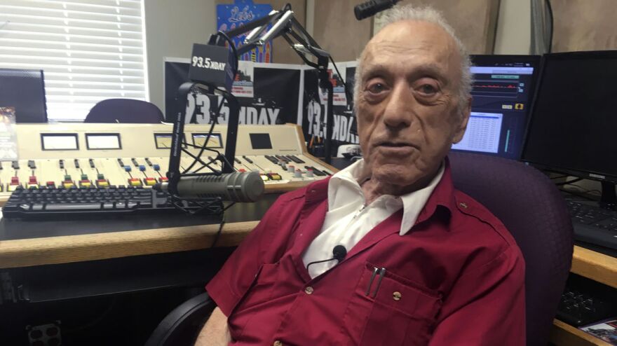 Russell Contreras/AP