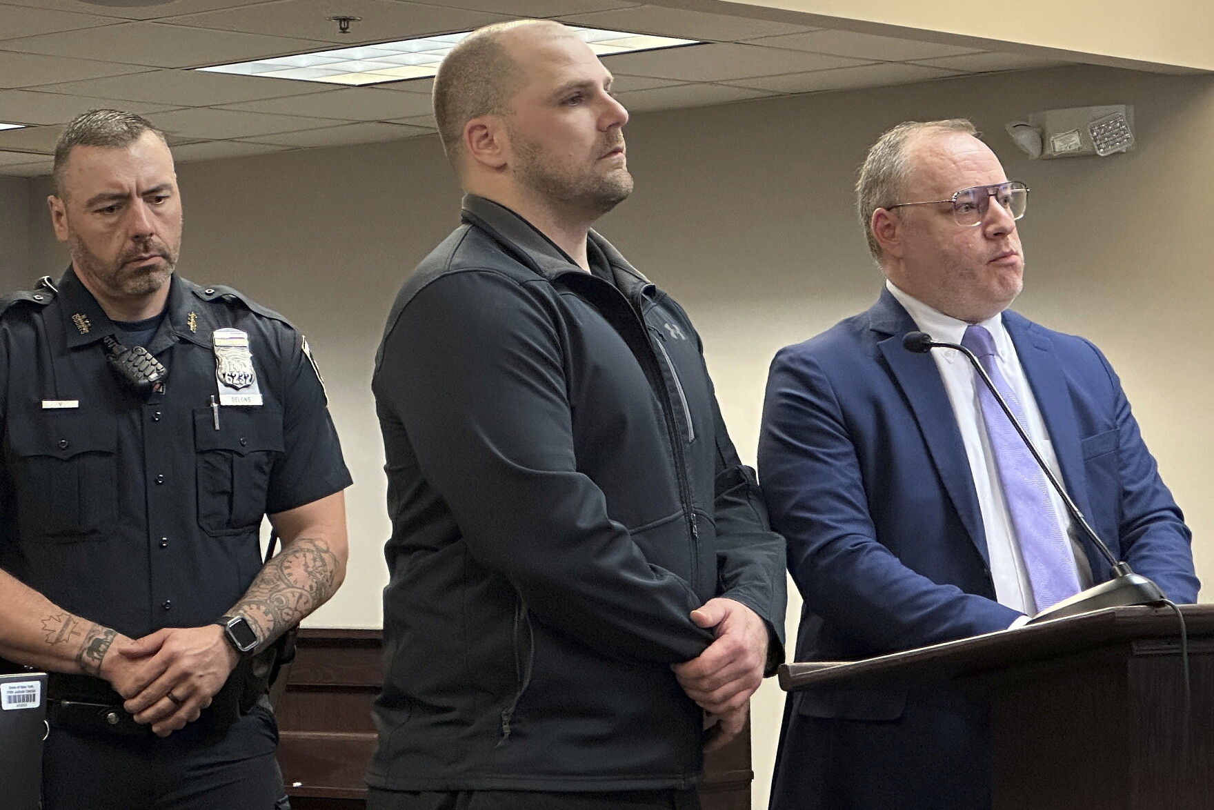 Prison guard pleads guilty to manslaughter in 2024 beating death of ...