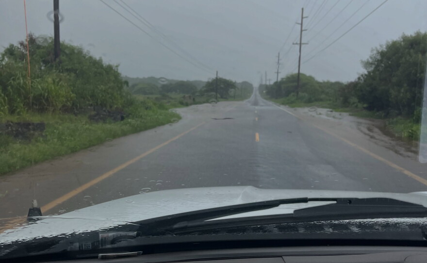 The flooded areas of Māmalahoa Highway (Route 11) in Waiʻōhinu as Hurricane Nolo passed by on Saturday night.