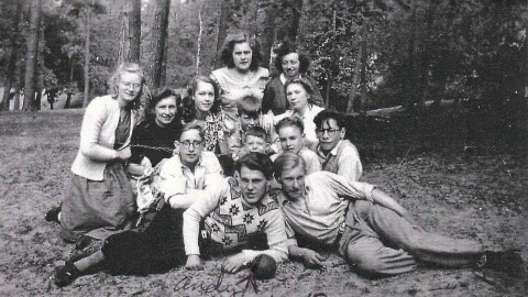 Holocaust Remembrance Schot Hero 